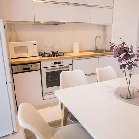 будинок авалон вул проспект чорновола 16є з сучасним ремонтом * Lviv