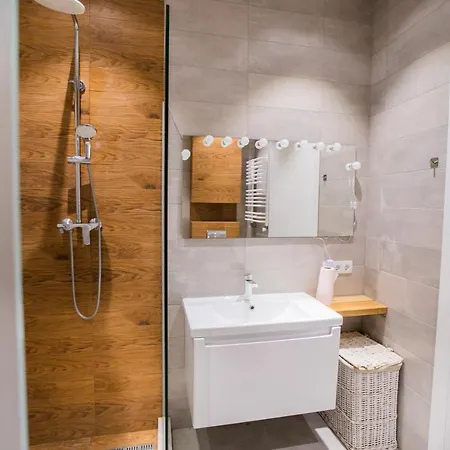 будинок авалон вул проспект чорновола 16є з сучасним ремонтом * Lviv