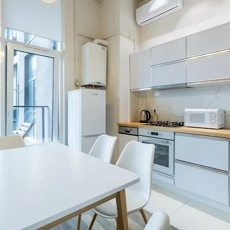 будинок авалон вул проспект чорновола 16є з сучасним ремонтом * Lviv