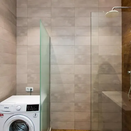 будинок авалон вул проспект чорновола 16є з сучасним ремонтом Apartment Lviv