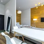 будинок авалон вул проспект чорновола 16є з сучасним ремонтом Apartamento *